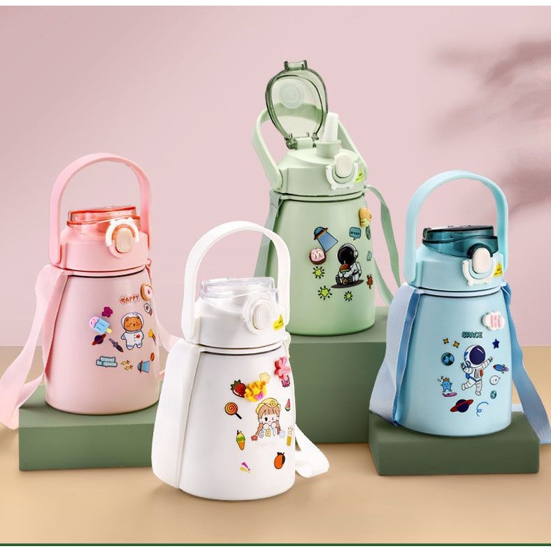 Bình Nước Giữ Nhiệt 850ml Tặng Kèm Sticker Có Ống Hút, Dây Đeo Tiện Lợi