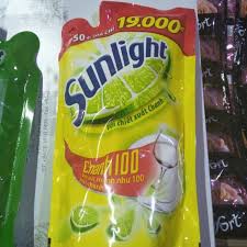 Nước Rửa Chén Bịch Sunlight Với Chiết Xuất Chanh 750g