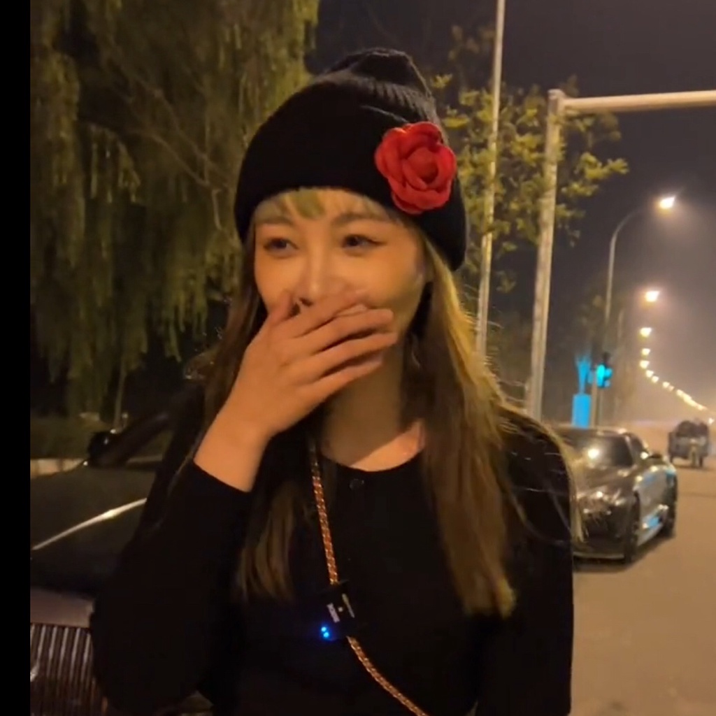 Mũ len dệt kim ấm áp màu đỏ hoa trà đỏ thời trang thu đông dành cho nữ