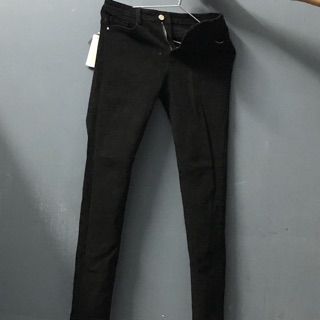 Quần bò đen mango