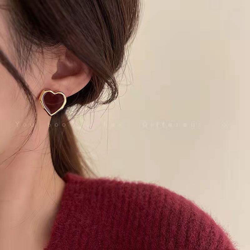 Đôi Khuyên Tai Hình Trái Tim Màu Vàng Dành Cho Nữ