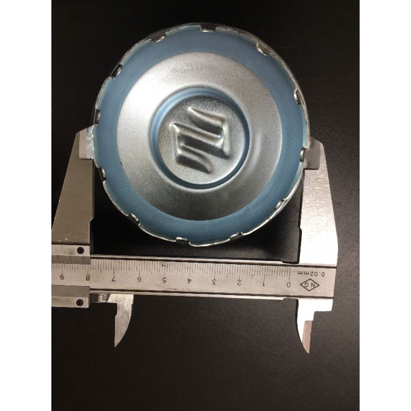 Nắp chụp bánh xe Suzuki Carry 5 tạ 7 chỗ su cóc