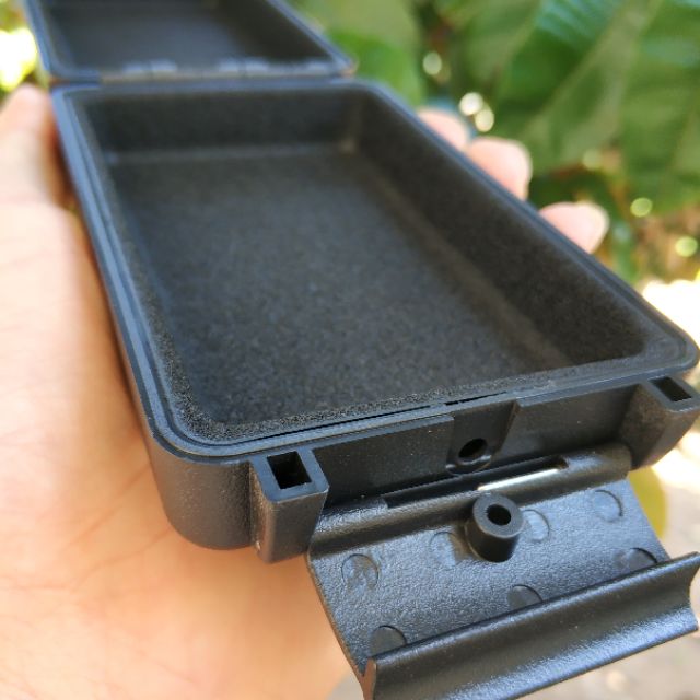 Hộp đựng tai nghe nhựa cứng cao cấp kiểu 64audio.