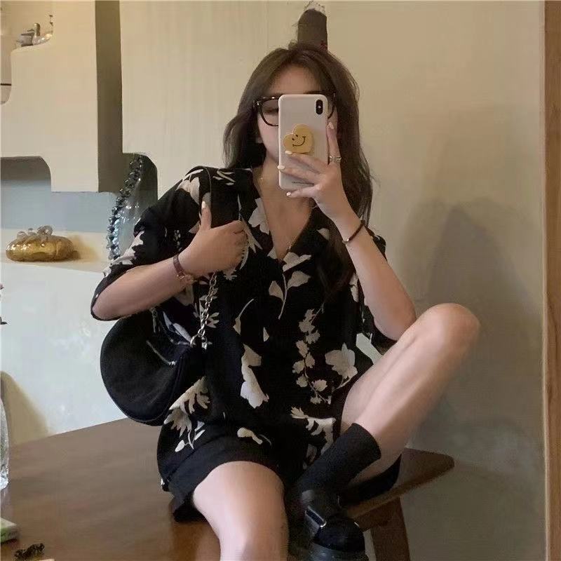 Áo sơ mi nữ tay ngắn dáng rộng dễ thương