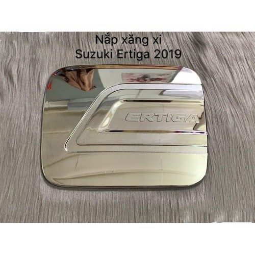 Ốp nắp bình xăng mạ crom Suzuki Ertiga 2019