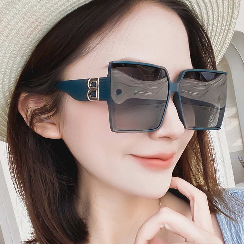 Kính Mát Vuông Chống Tia UV400 Thời Trang