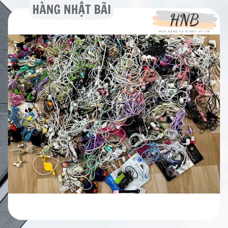 Tai nghe 2hand được bày bán trong siêu thị Nhật Bản