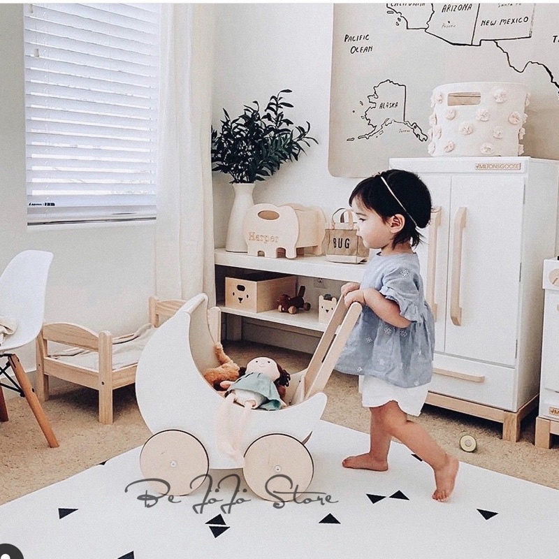 Xe tập đi thiết kế hình mặt trăng