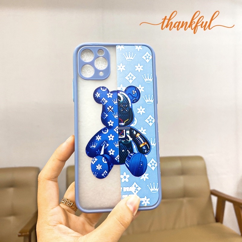 ỐP LƯNG NHÁM HÌNH - BEARBRICK DÒNG xsmax/13mini/13pro/13/13promax