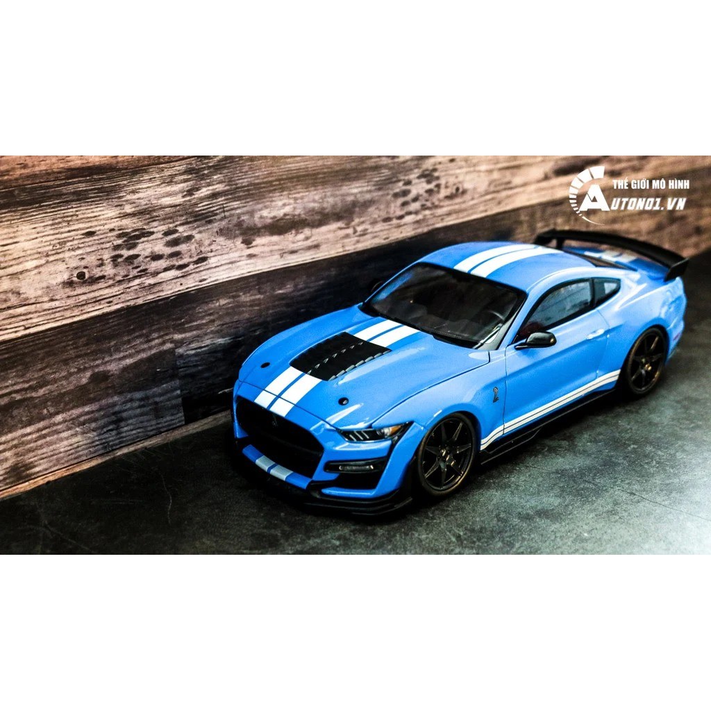 MÔ HÌNH XE FORD MUSTANG COBRA GT500 BABY BLUE 1:18 MAISTO 7507