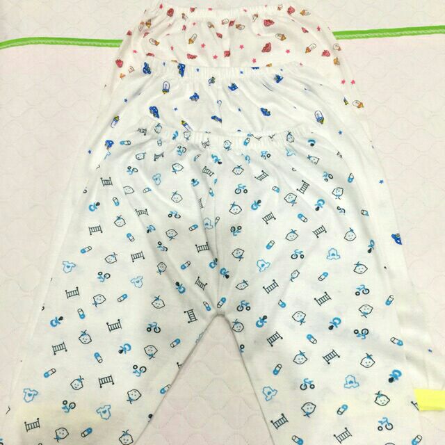 Quần chục hoa trắng