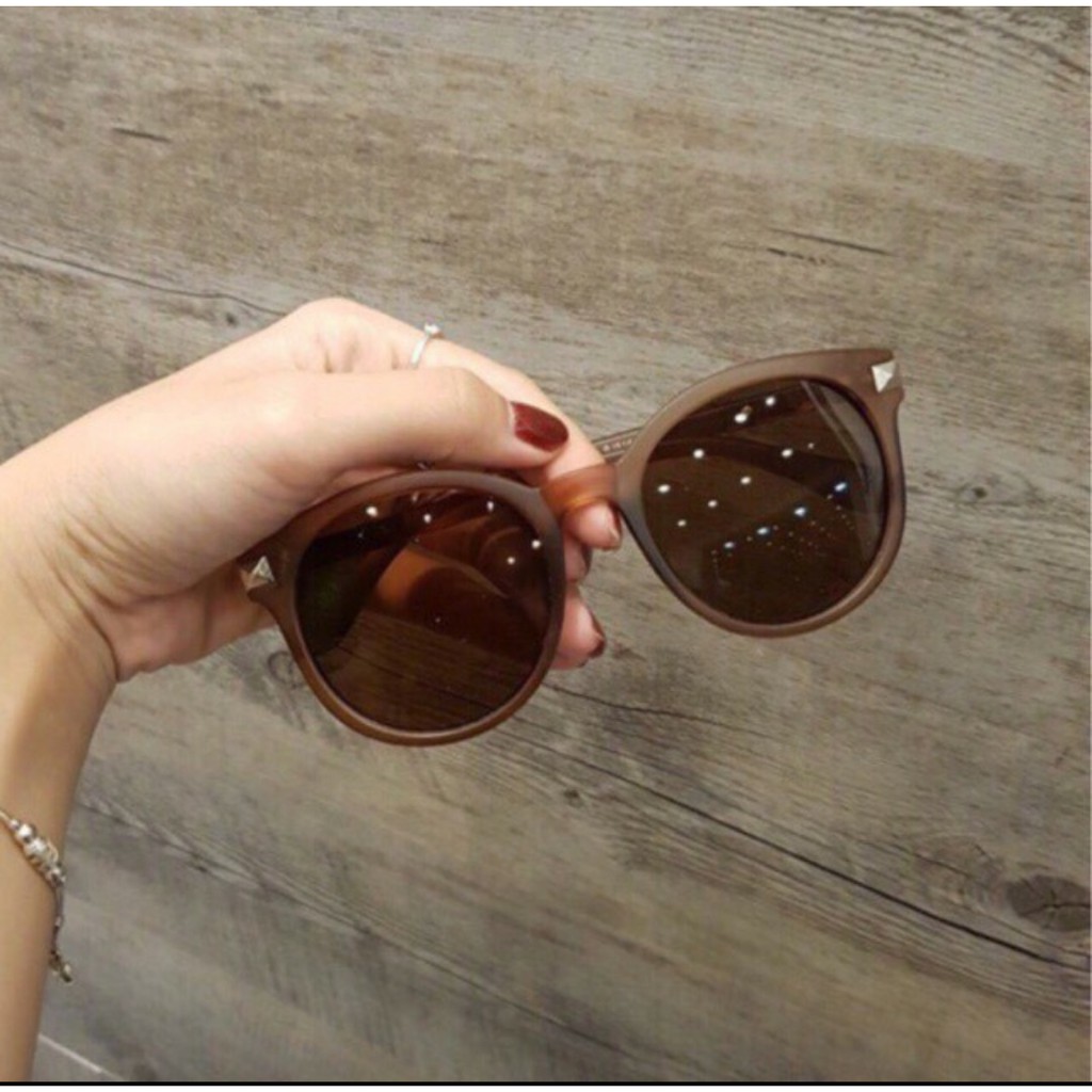 Kính Nâu Đi Biển Hot Hit | BigBuy360 - bigbuy360.vn