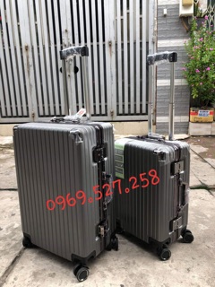 Vali khung nhôm khoá sập