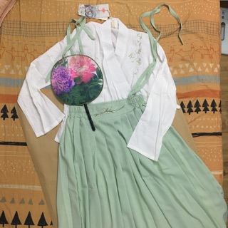 Hanfu cách tân dáng nữ sinh (có ảnh thật)
