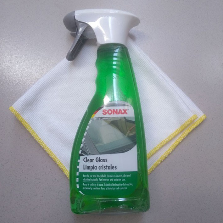 Sản Phẩm Chai xịt vệ sinh làm sạch và trong kính thương hiệu Đức - Sonax 338241 .