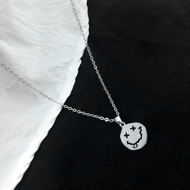 Smiley Necklace Female Ins Simple Design Niche Sense Short Clavicle Chain Female Necklace Chain Female Korean Version Of Simple Student Jewelry