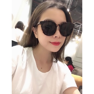 Kính mắt thời trang du lịch