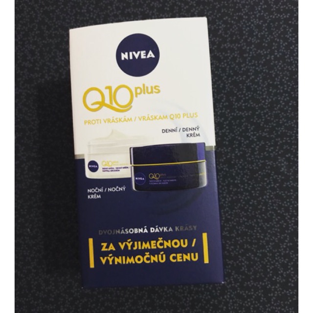 Bộ 2 hộp kem dưỡng da chống nhăn Nivea Q10 Plus (Ngày & Đêm)