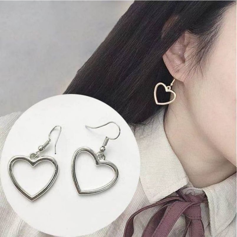 Đôi Khuyên Tai Hình Trái Tim Rỗng Đơn Giản Thời Trang Cho Nữ