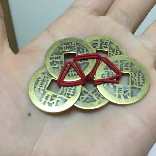 5 đồng xu cổ tết chỉ đỏ may mắn