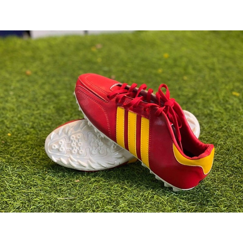 Giày đá bóng 3 sọc đế tuyết sport