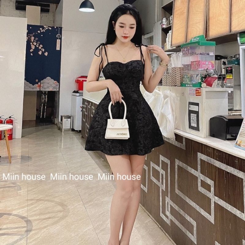 Váy 2 dây buộc vai cúp ngực gấm | BigBuy360 - bigbuy360.vn