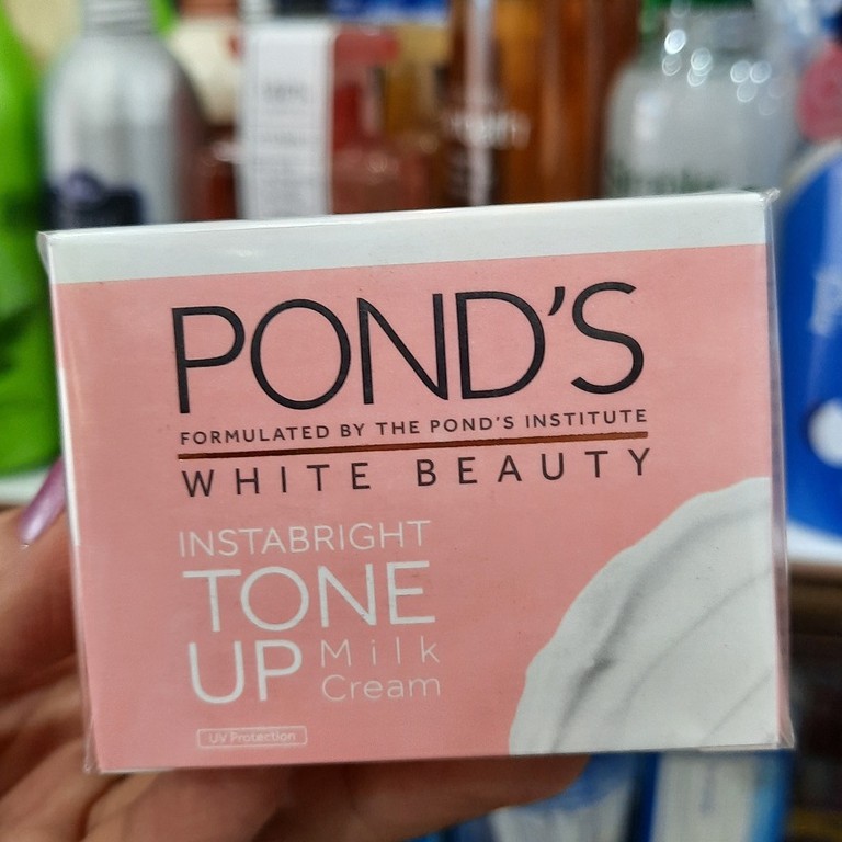 Kem sữa dưỡng trắng da nâng tone Ponds Tone Up Milk Cream 23g