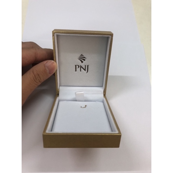 Hộp đựng dây chuyền PNJ