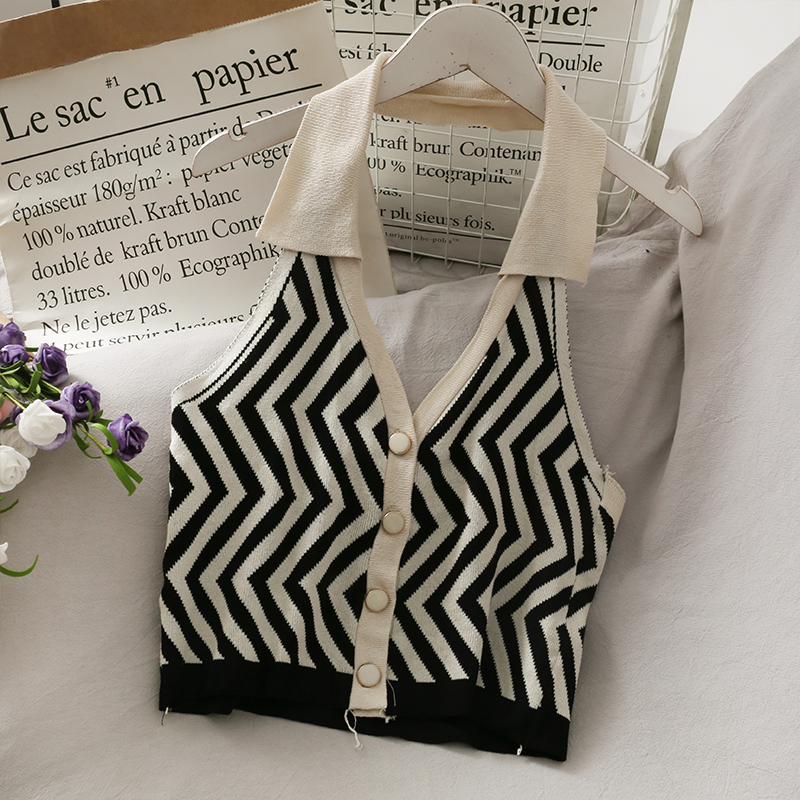 Áo Sát Nách Dệt Kim Hoạ Tiết Kẻ Sọc Phối Nút Thiết Kế Ôm Sát Tôn Dáng | BigBuy360 - bigbuy360.vn