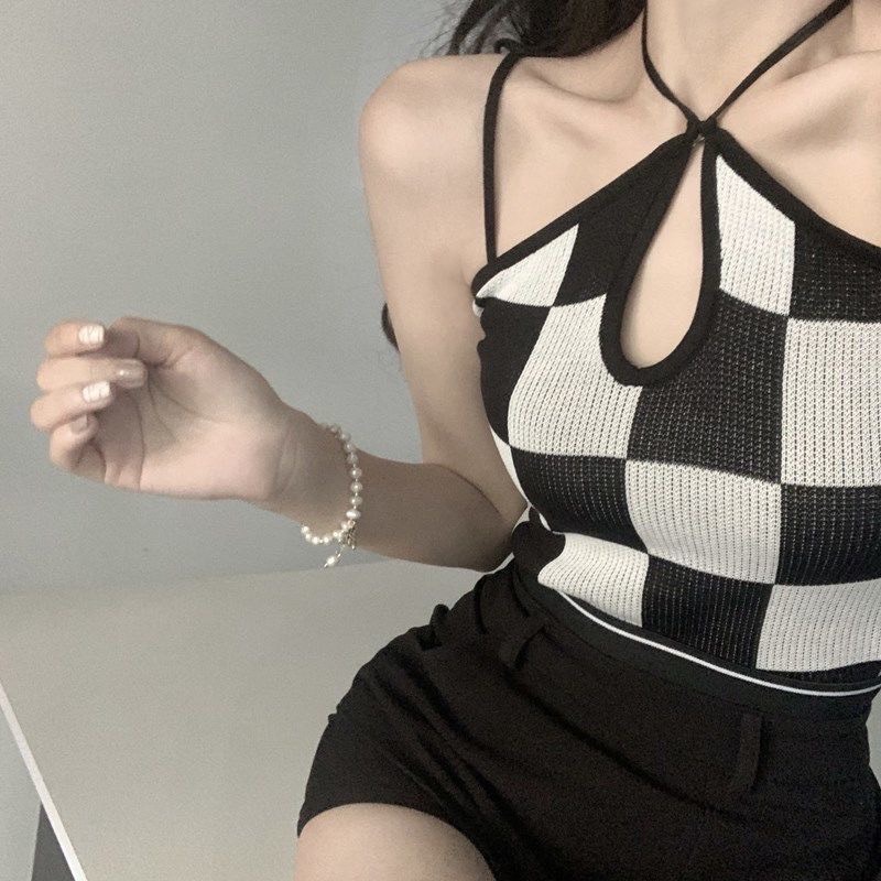 Áo croptop 2 dây mỏng dệt kim kiểu yếm sexy ôm có dây treo hoạ tiết caro bàn cờ phong cách hàn quốc AC04