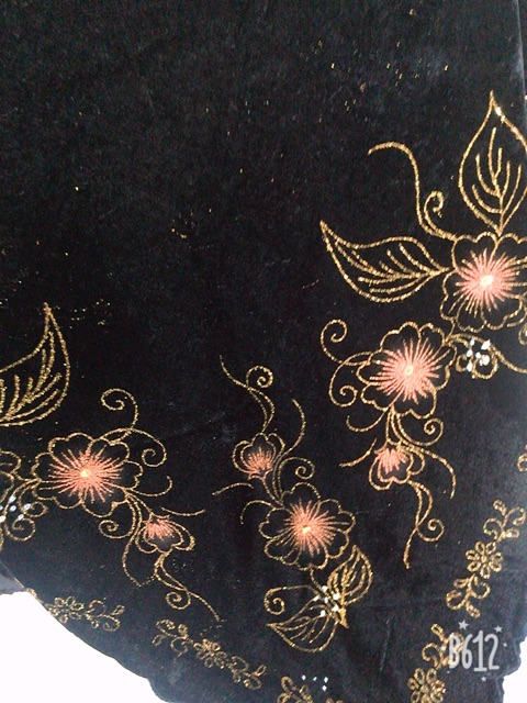 Khăn Nhung Cho Bà, Khăn Nhung Trùm Đầu