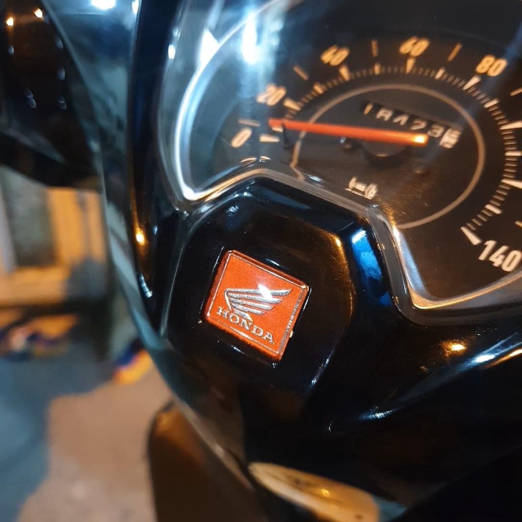 (MÀU ĐEN) Tem LOGO, HUY HIỆU HONDA cánh chim nhỏ dán đầu xe, mặt kính biến số xe