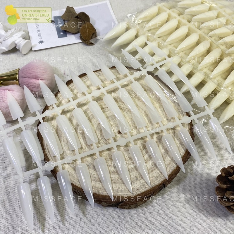 Móng bẻ nhọn-móng bẻ tập sơn lên mẫu thông dụng