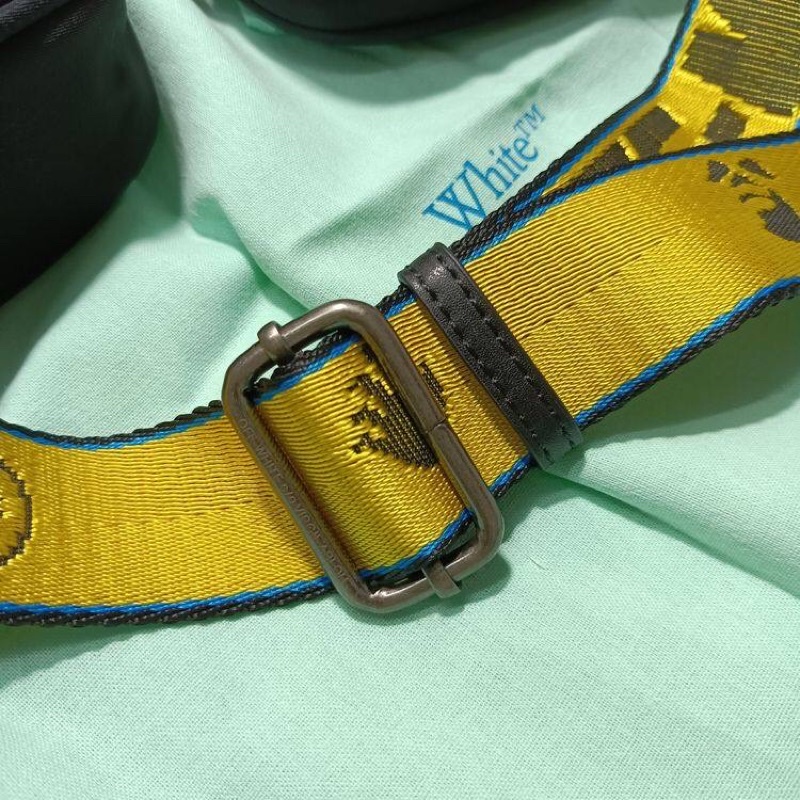 Túi đeo chéo Off White zip pocket belt bag ss22