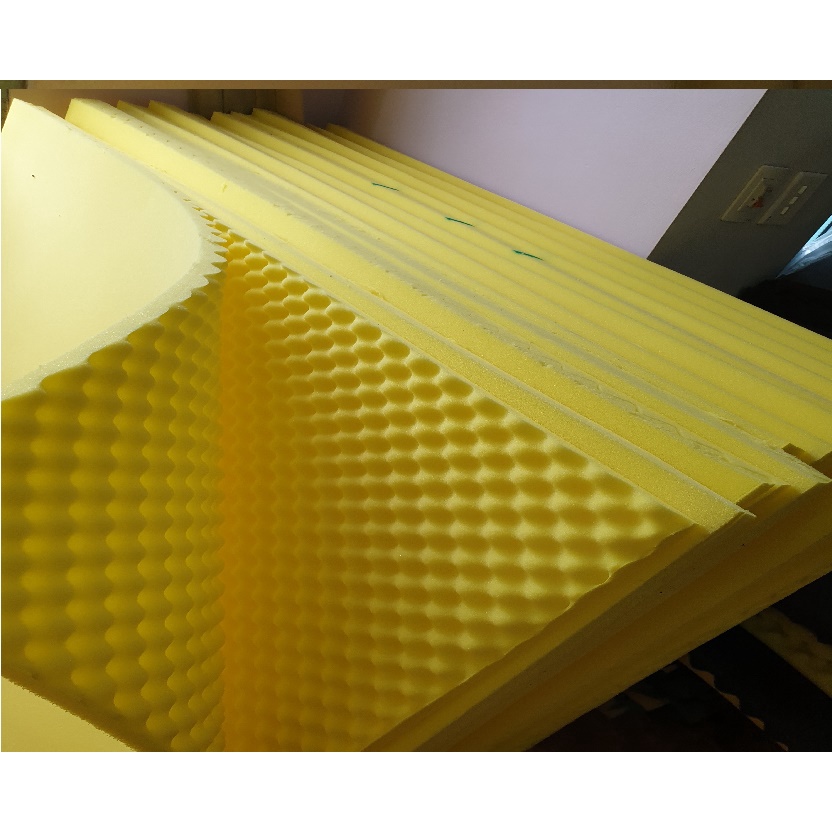 Tấm mút foam Tiêu âm,cách âm,chống sốc,chống ồn...Hình trứng.Dày 3 - 5cm. Kích thước 1m * 1m