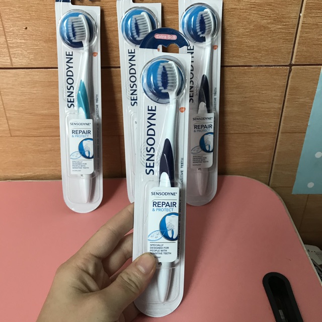 Bàn chải đánh răng cho răng niềng, ê buốt Sensodyne Repair &amp; Protect