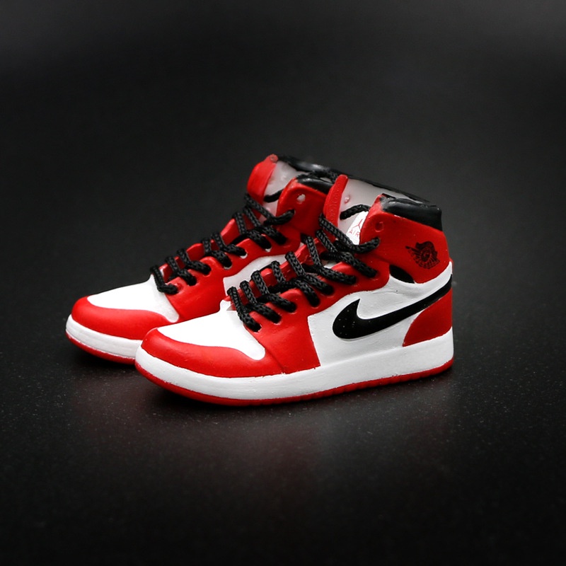 Móc Khóa Hình Đôi Giày Bóng Rổ mini aj1 nba James Kobe Curry Sáng Tạo Trang Trí Xe Hơi