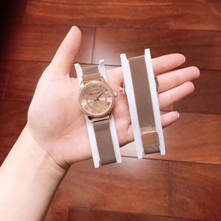 Đồng hồ dây lưới nút hít nam châm