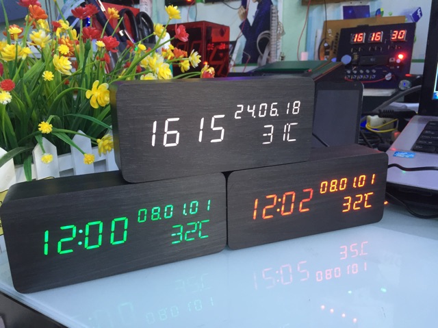 Đồng hồ Led gỗ để bàn hình chữ nhật Ngày Tháng Năm