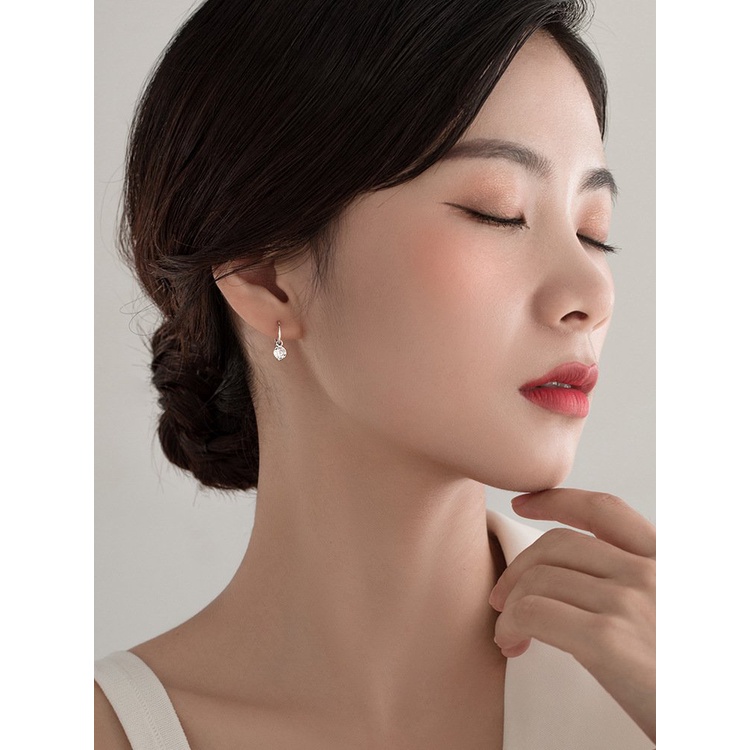 Bông tai Mon LiLas Vòng Tròn Đính Đá Cá Tính K06005