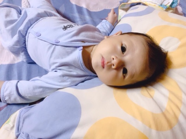 Quần áo dài tay cho bé Leekid cài chéo màu