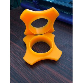 2 miếng chống lăn tròn giúp bảo vệ micro