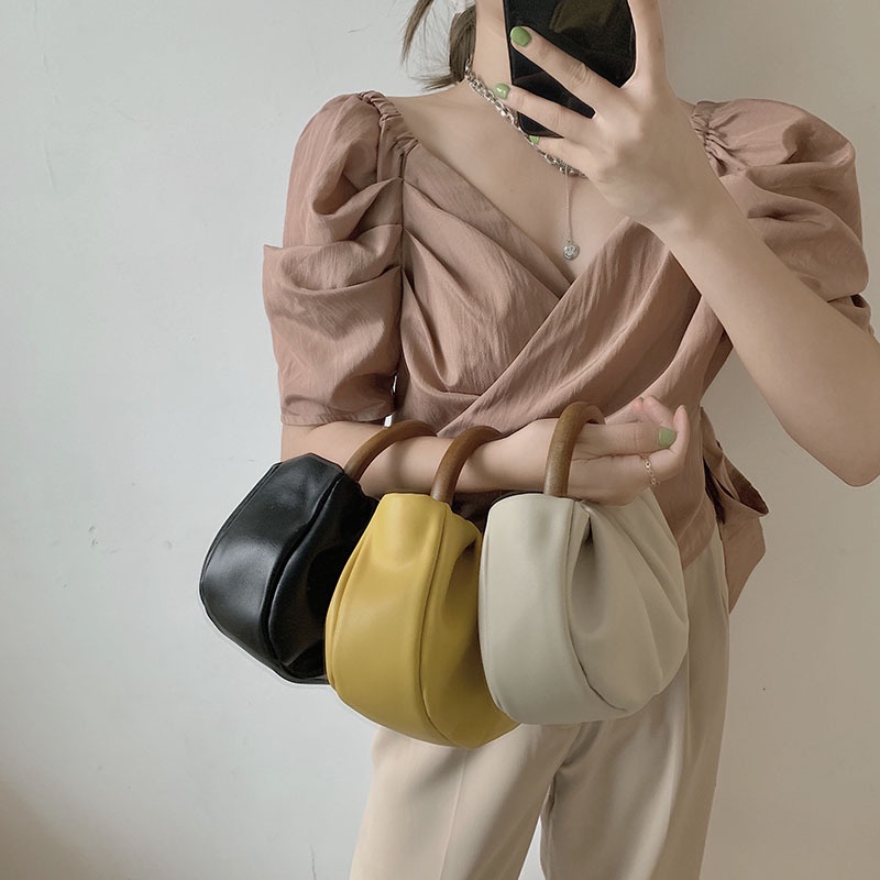 Túi Xách Đeo Chéo Mini Hình Đám Mây Xếp Ly Tay Cầm Gỗ Dễ Thương