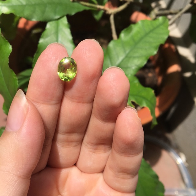 Mặt nhẫn , bông tai, dây xanh lá - peridot