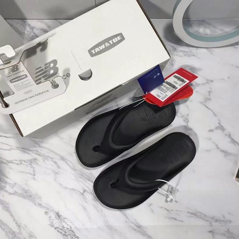 Giao Hàng Nhanh Chóng! Dép sandal Đế Bằng Thiết Kế Mới Thời Trang Dành Cho Nữ