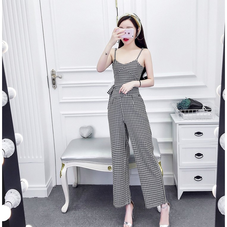 Bộ jumpsuit ống rộng họa tiết sọc caro trẻ trung