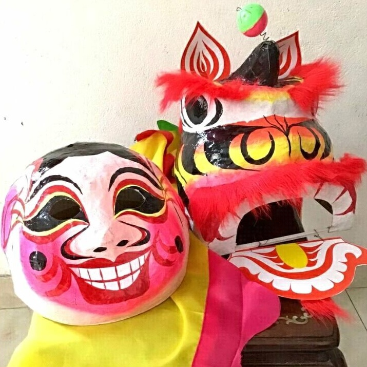 Đầu lân, đầu địa kèm quạt lông và đuôi lân cho bé chơi trung thu truyền thống