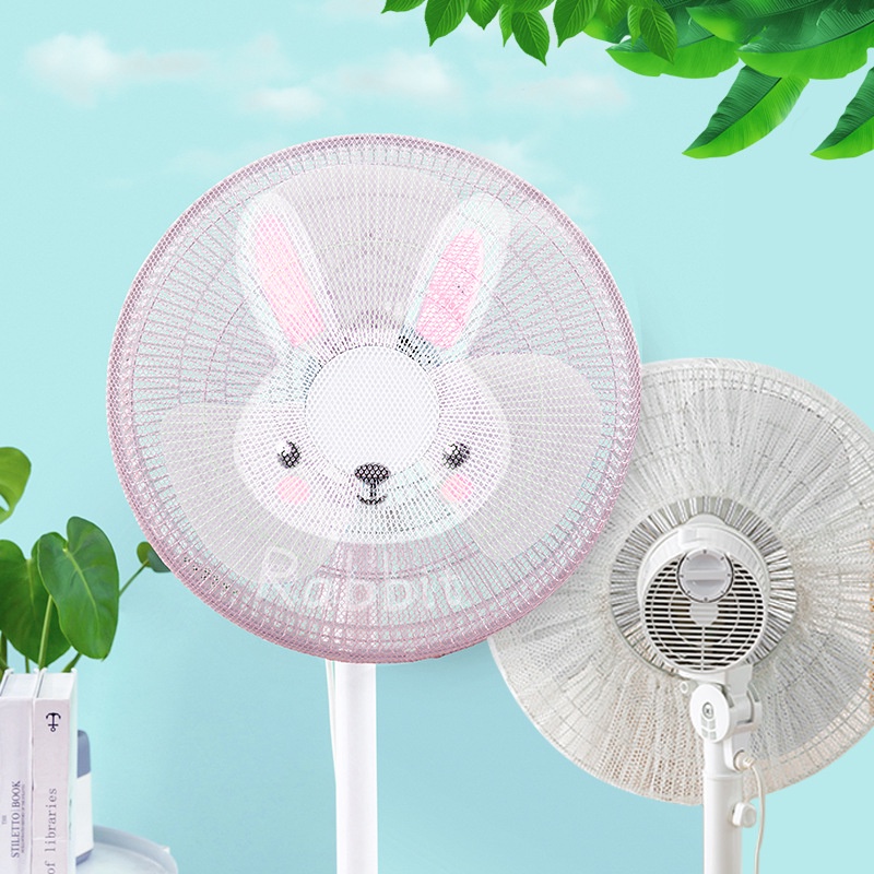 Lưới bọc quạt in hình thú dễ thương bảo vệ an toàn cho trẻ nhỏ khi đến gần quạt và chống bụi bẩn.