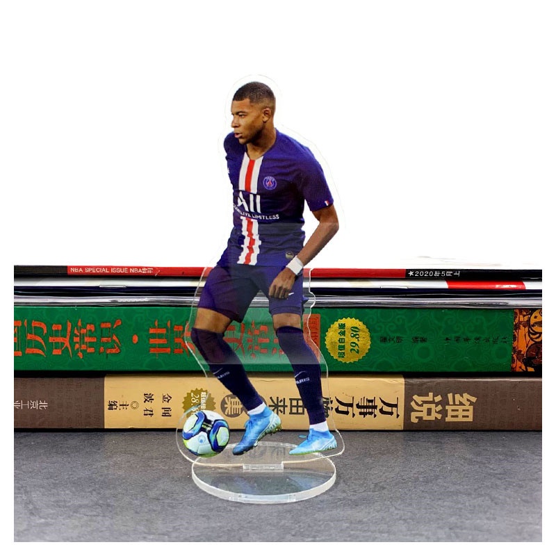 Mô hình tượng cầu thủ bóng đá acrylic cao 14cm