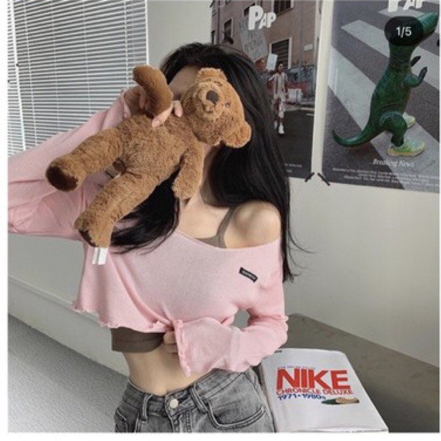 Pass croptop trễ vai Callme Street style